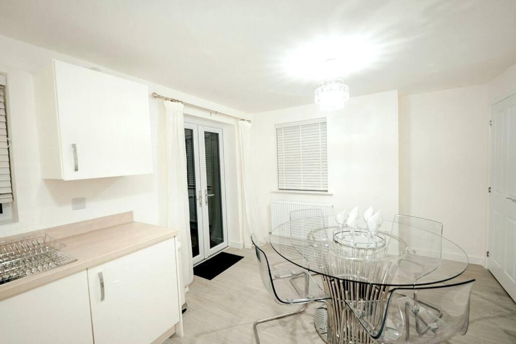 Willow Heights Modern 5-7 Persons/3 Bed Detached 罗瑟勒姆 外观 照片